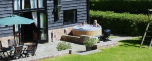Corner Farm Barn Private Hot-Tub On Patio
