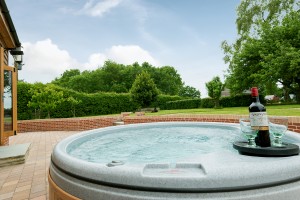 Corner Farm Farmhouse Hot-Tub